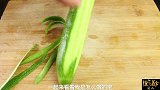 今天才知道，炒丝瓜不能先放油！一个小技巧，丝瓜不出汤不发黑