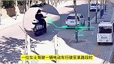 当分心驾驶遇上违规停车，撞击事故发生之后，事故责任如何判？