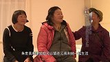 疯癫大妈走失年，丈夫日思夜想苦寻多年，不肯再娶坚持等她回来