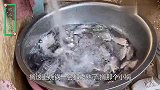 清香弄一盆鲫鱼片，地锅油炸满院飘香，喊来兄弟姐妹一起分享