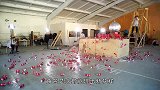可乐玩出新花样！小哥自制可乐加特林，开炮瞬间太震撼了