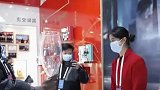 白酒会上外国留学生居然自带杯子，小姐姐看到杯子惊呆了
