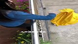 天上不会掉馅饼，但是会降雨衣！