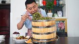 小厨做家务媳妇来下厨，5斤茼蒿做蒸菜一锅四笼，感觉吃着比肉香