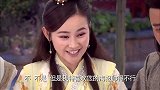 白衣男子现场耍大牌，编剧毕恭毕敬想握手，不料只得到一句话回应