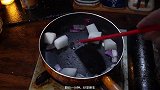 皮皮虾怎么做好吃，简单又好吃的皮皮虾萝卜汤，汤鲜味美