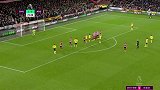 力量不足速度不够！佩佩任意球直奔死角可惜绵软无力