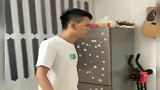 爸爸对女儿和儿子的态度，没对比就没伤害，妈妈都看不下去了！
