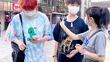 街坊 我们要对自己自信一点。涂指甲油的小哥哥也太可爱了工作
