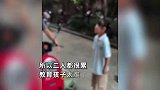 爸爸辅导作业崩溃让女儿捡垃圾，女儿怼：你脑子进水了