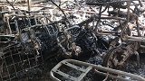 西安一充电棚突然起火 30辆电动车被烧成铁架