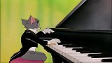 杰瑞干扰汤姆弹钢琴，怎料汤姆不上当，竟把琴键换成了老鼠夹