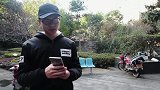 恶霸当街欺辱老人下跪，竟然都是老人女儿惹的祸！