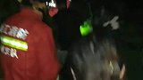 人在山林里迷路，消防员翻山越岭八小时救援