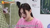 短剧：同学用头发糖整蛊胖妞，没想胖妞瞬间变成爆炸头，太悲催了