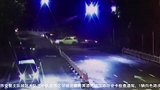 爆新鲜-20160603-男子酒驾遇交警检查倒车撞开警车后逆行逃离