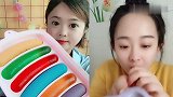 可爱美女直播吃彩色果冻香肠，看着真过瘾，是我向往的生活