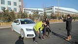 小伙路边碰瓷张口就要5000，没想遇到个高手，可把自己整惨了