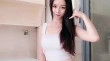 包臀裙的性感打扮，受到了更多年轻美女小姐姐的信赖