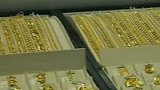 假金饰以假乱真 香港多家金店被骗受损-8月3日
