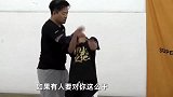 破坏对手的脊柱平衡，就能把对手摔倒地