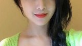 小姐姐今天的打扮给人一种邻家女孩的感觉