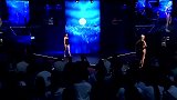 军绿色迷彩连身泳装，紧身包裹曲线，展示专业线条！