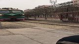 全国唯一有火车经过的大学，真的太厉害了，还是第一回见