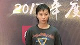 窦靖童与纹身男友逛街，全程很亲密，并且笑的特别开心