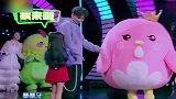 小萌妹带着宠物跳舞，给汪苏泷送惊喜，舞蹈引全场欢呼！