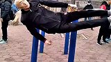 远看以为是假人，近看吓一跳