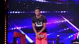 达人秀：挑战者胆真大，直接光着脚走钢丝，沈腾吓得全身僵硬！