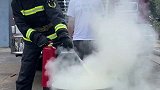 和沈阳消防 一起科学实验，灭火器灭火原理，你学会了吗？