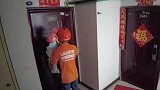 河南郑州：跑腿送鲜花引女子怀疑，原来是婆婆下单助攻