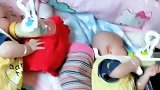 双胞胎宝宝喝奶，太有创意了！