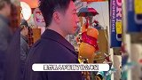 马龙米兰闲逛vlog曝光，打卡冬奥项目标志好可爱，看见蜘蛛侠就走不动道