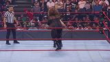 RAW第1471期：里普利出现重大失误 奈娅血洒擂台与善娜不欢而散