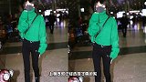 王子文简直是矮个女生救星！高领毛衣配铅笔裤，照着穿一点不显矮