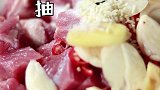 今天我们来做咖喱牛肉，不要眨眼哦。