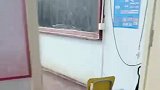 学校修灯大爷深藏不露，帮学生讲解高三数学考试卷