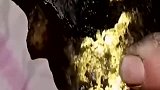 煤炭里找到不认识的黄色石头，你们说还要留着吗