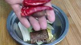 家常黄豆焖猪脚做法，简单省事，出锅香气四溢，全家都爱吃！