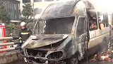 满载火锅底料运输车自燃 空气中都是火锅味