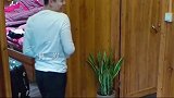 陈伟霆往张钧甯身上泼水，张钧甯气得要打他，太调皮了
