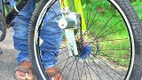 脑洞大开！改装一辆自行车，上路后动力强劲