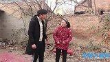 老人不能挣钱被儿子赶去捡垃圾，侄女接回家照顾，去世后惊喜来了
