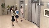 志村大爆笑：电梯里的骚扰，志村老师一本正经地胡作非为