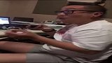 这种吃法，这小伙子真有前途