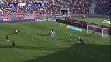 第74分钟博洛尼亚球员桑索内射门 - 打偏
