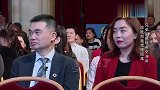 奔跑吧：陈赫在台上演讲，虽然过程非常的拉胯，可是结果却是好的